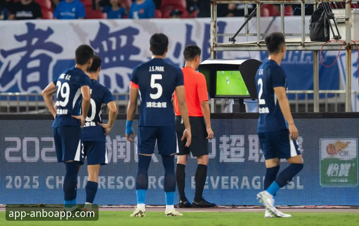 关注中超最新动态：青岛海牛3-1力克上海海港，13年首胜引爆球迷热议